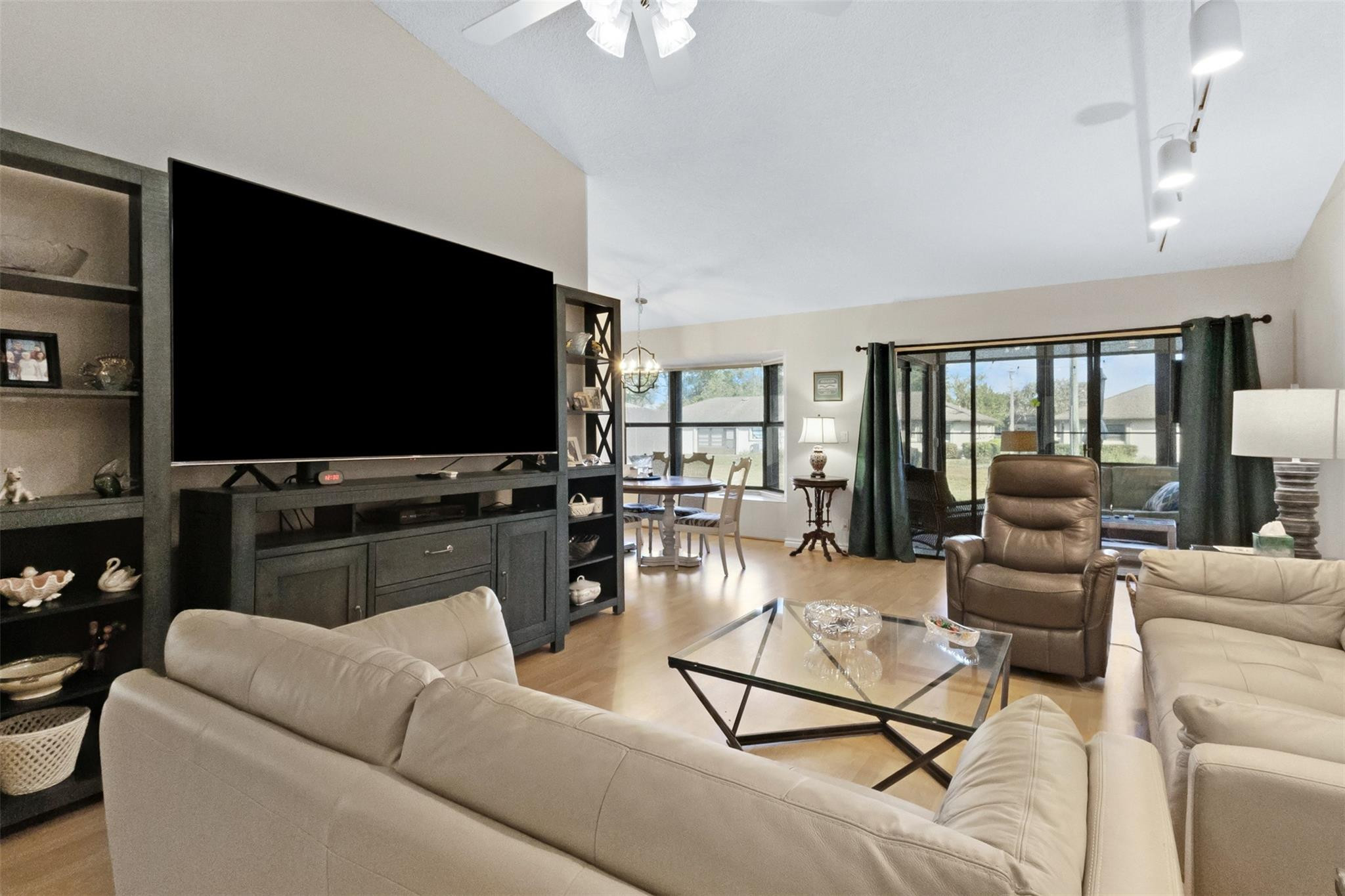 Equestrian 02 - Residential