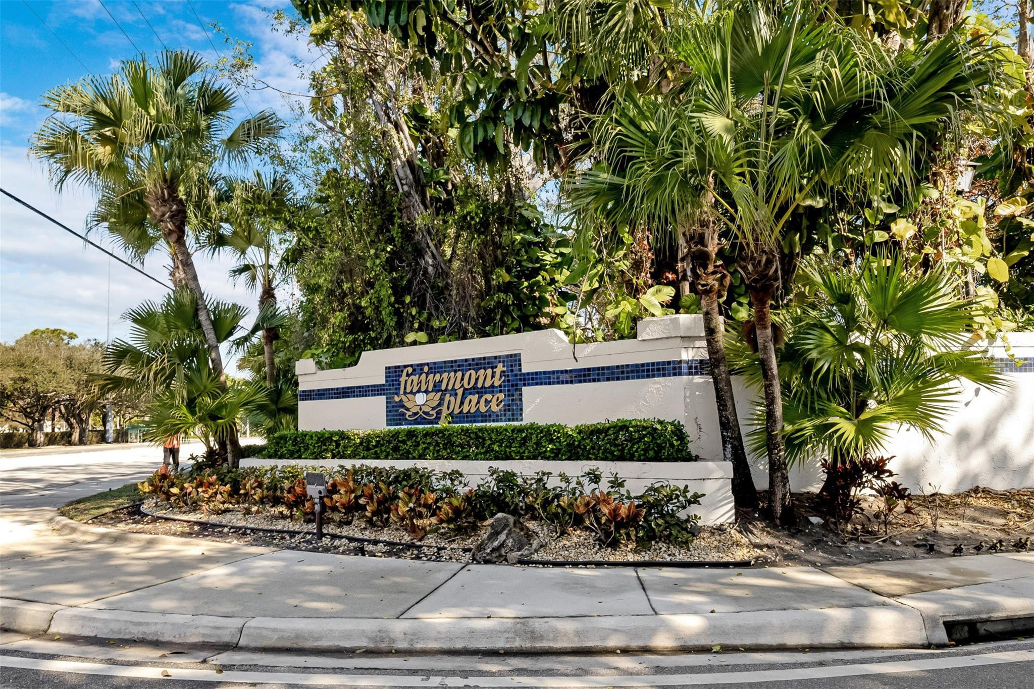 4928 S Boxwood Circle