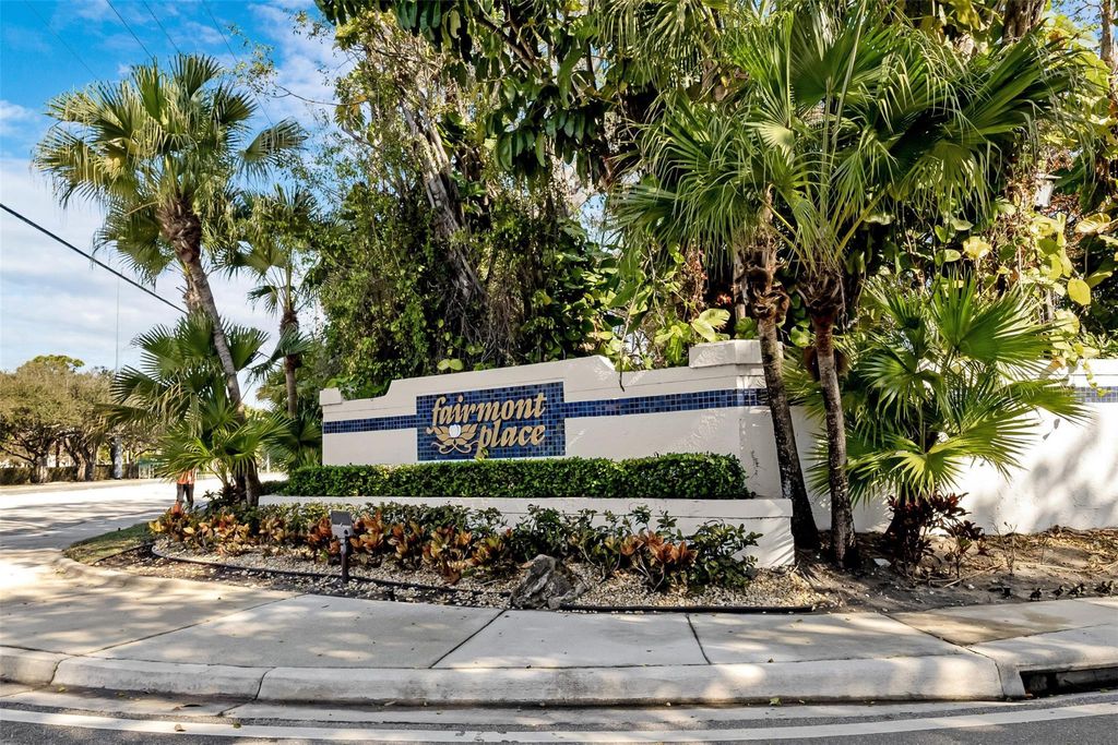 Photo of 4928 S Boxwood Circle, Boynton Beach, FL 33436 (MLS # F10550758)