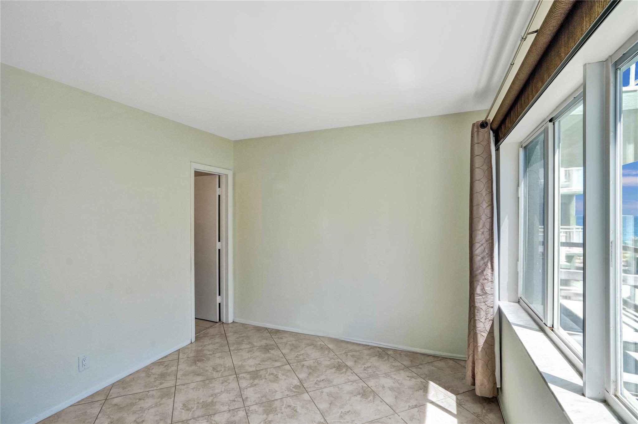 JADE BEACH VILLAS CONDO - Residential Lease