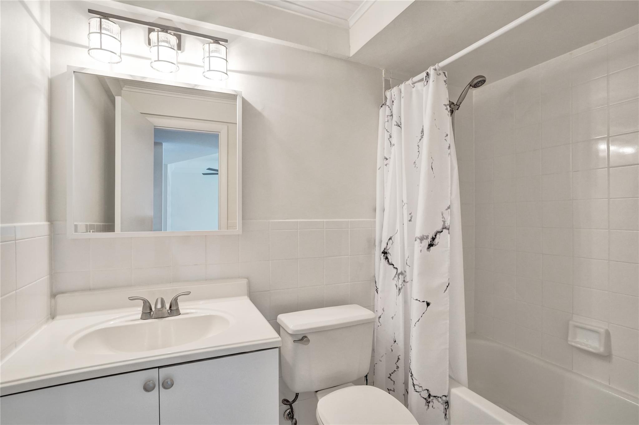 JADE BEACH VILLAS CONDO - Residential Lease