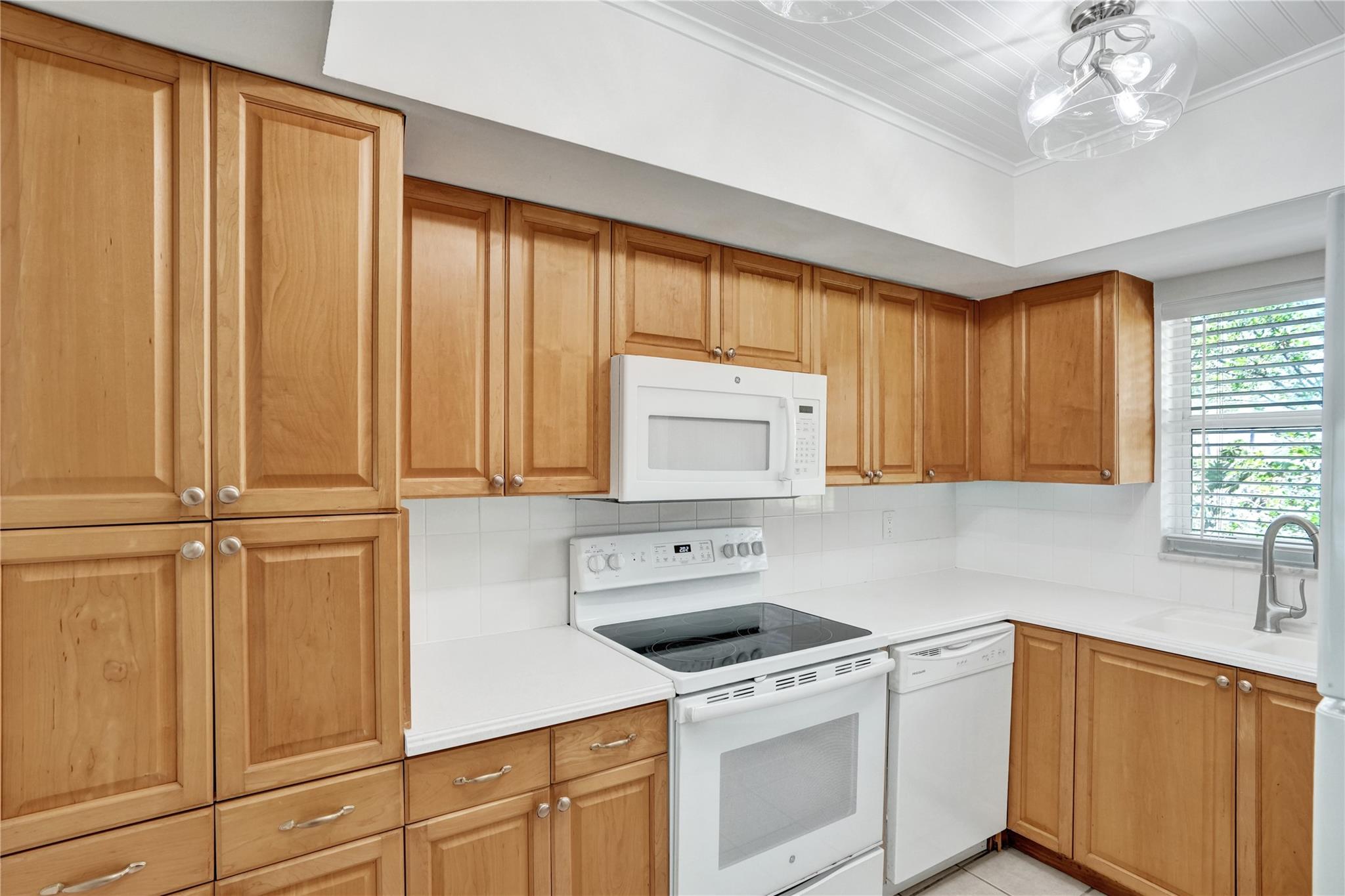 JADE BEACH VILLAS CONDO - Residential Lease