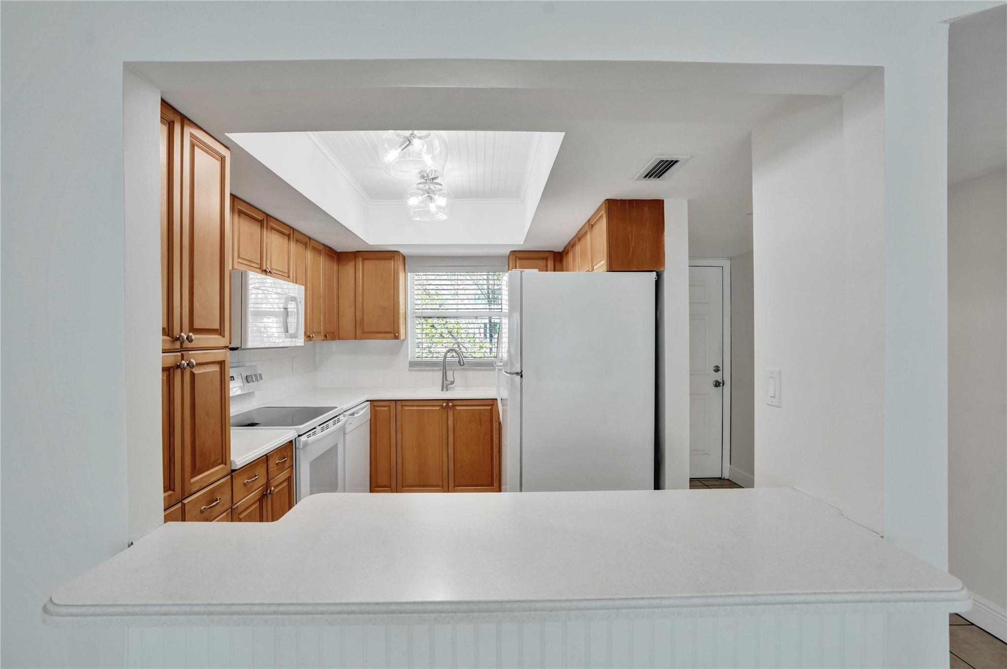 JADE BEACH VILLAS CONDO - Residential Lease