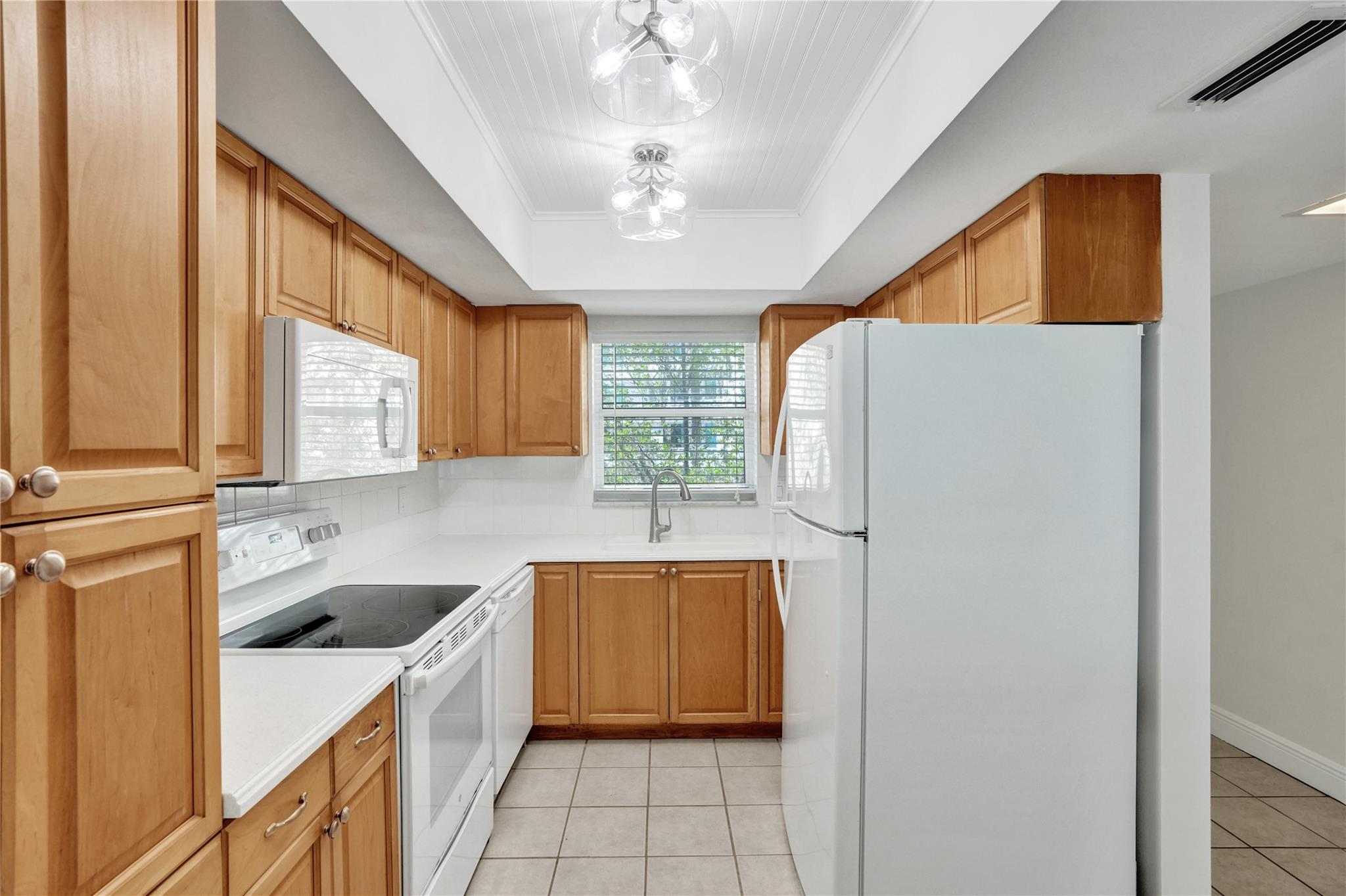 JADE BEACH VILLAS CONDO - Residential Lease