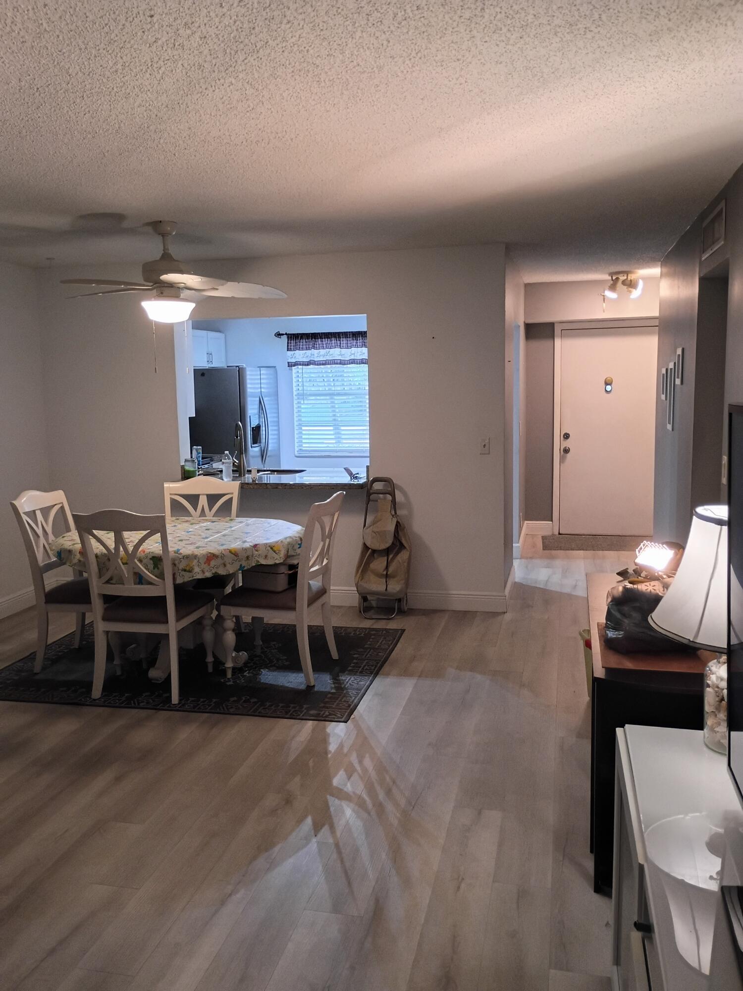 MEADOWBROOK LAKES CONDO - Residential