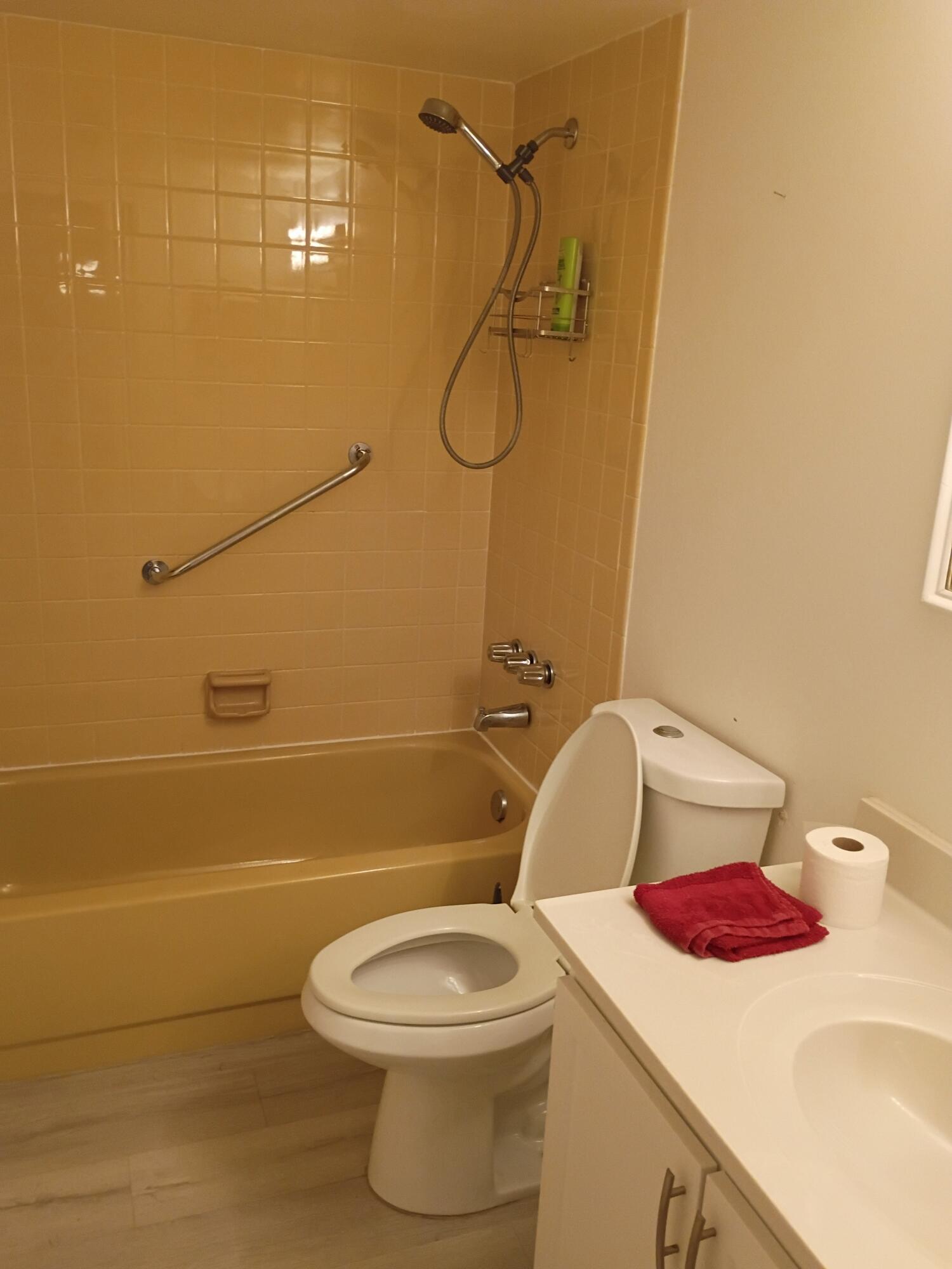 MEADOWBROOK LAKES CONDO - Residential