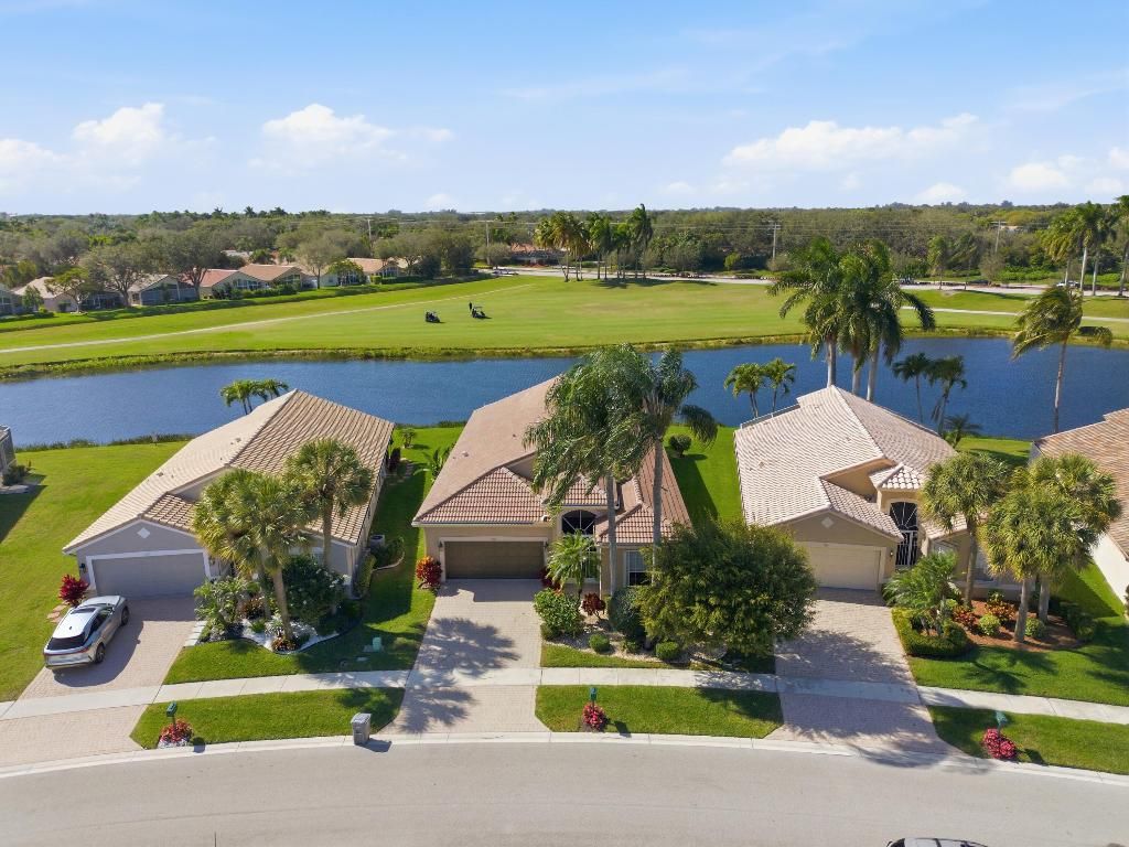 Photo of 7281 Haviland Circle, Boynton Beach, FL 33437 (MLS # R11158911)