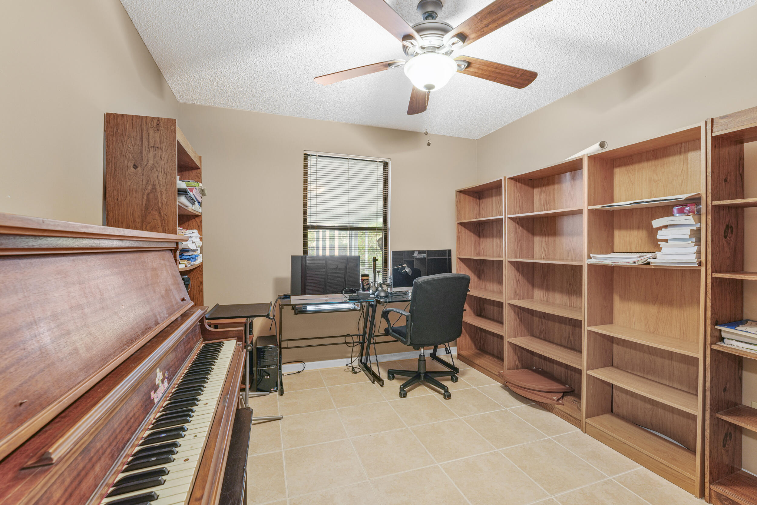 HICKORY CREEK UNIT 04 - Residential