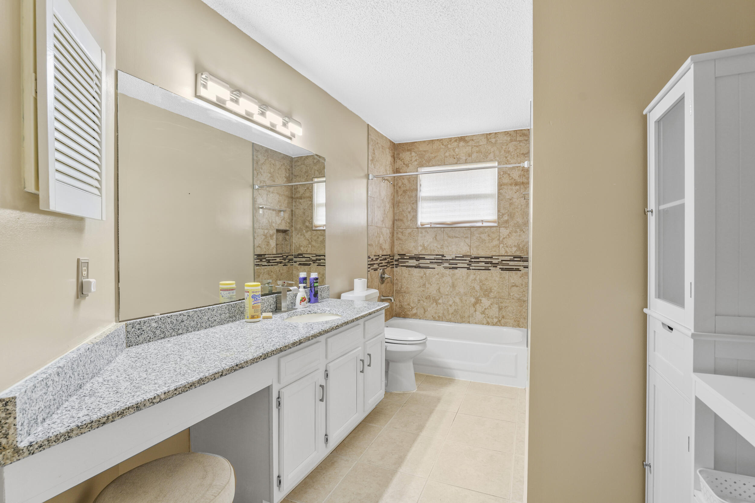 HICKORY CREEK UNIT 04 - Residential