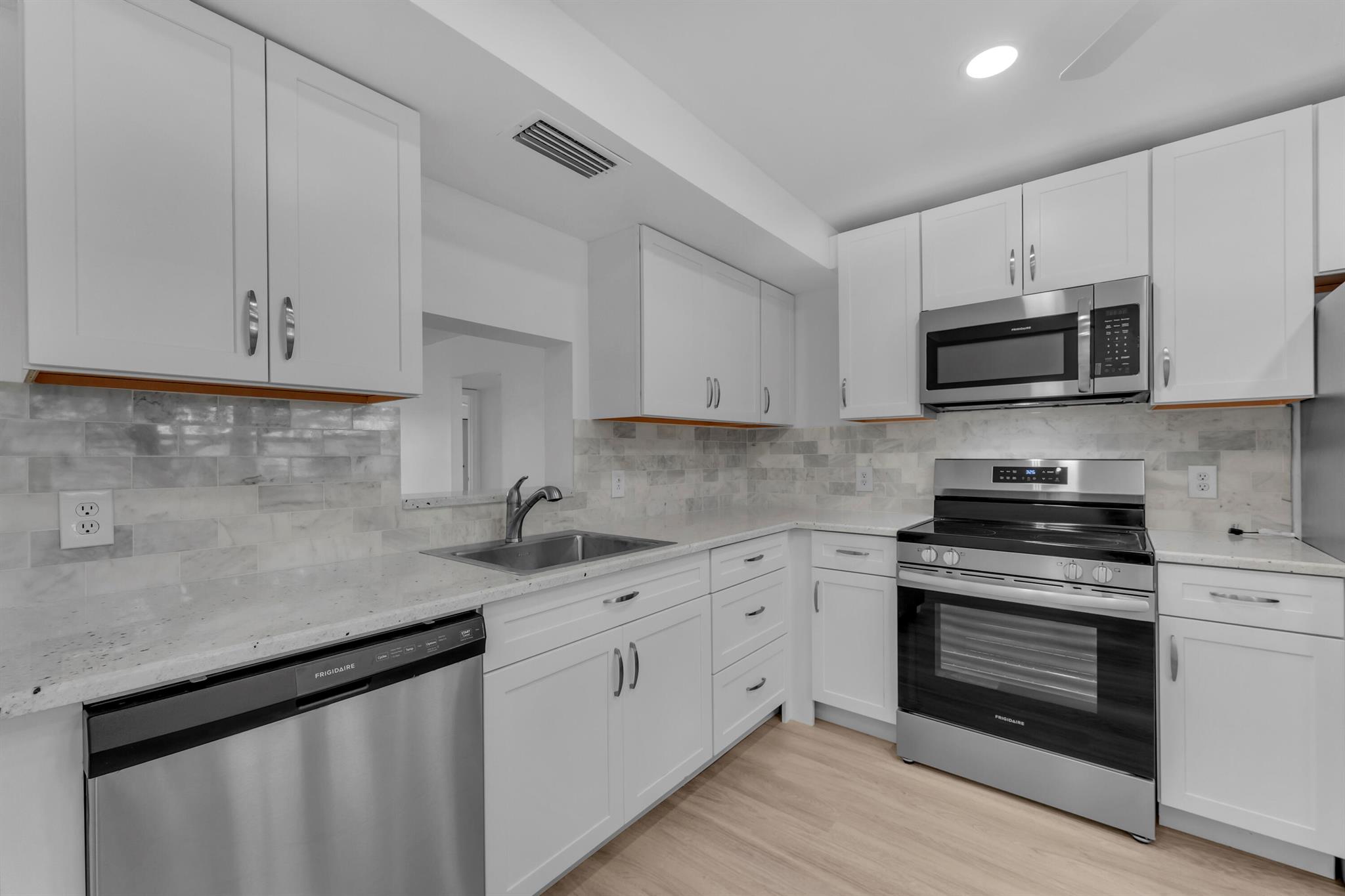 PORTOFINO VILLAGE 1-E CON - Residential