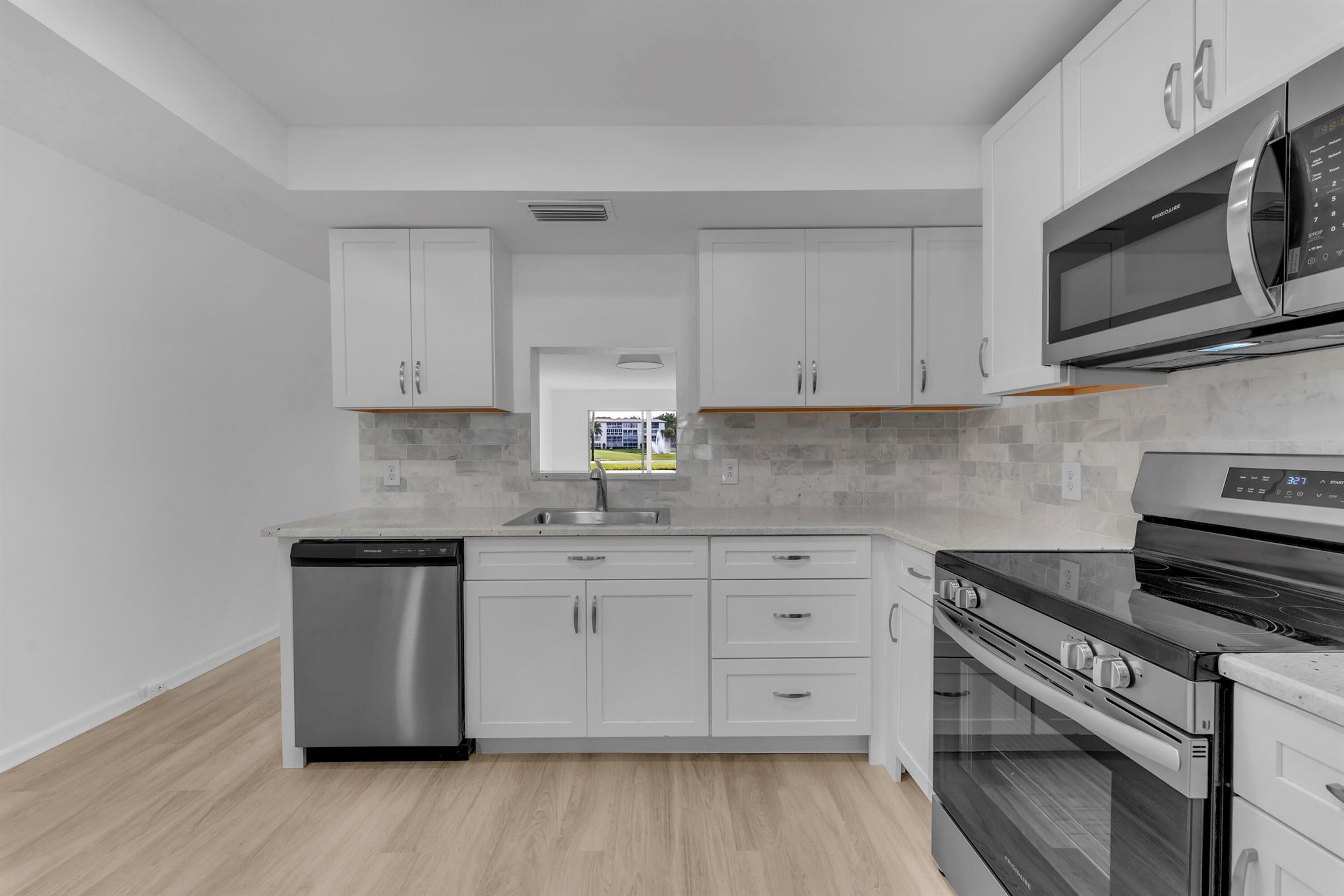 PORTOFINO VILLAGE 1-E CON - Residential