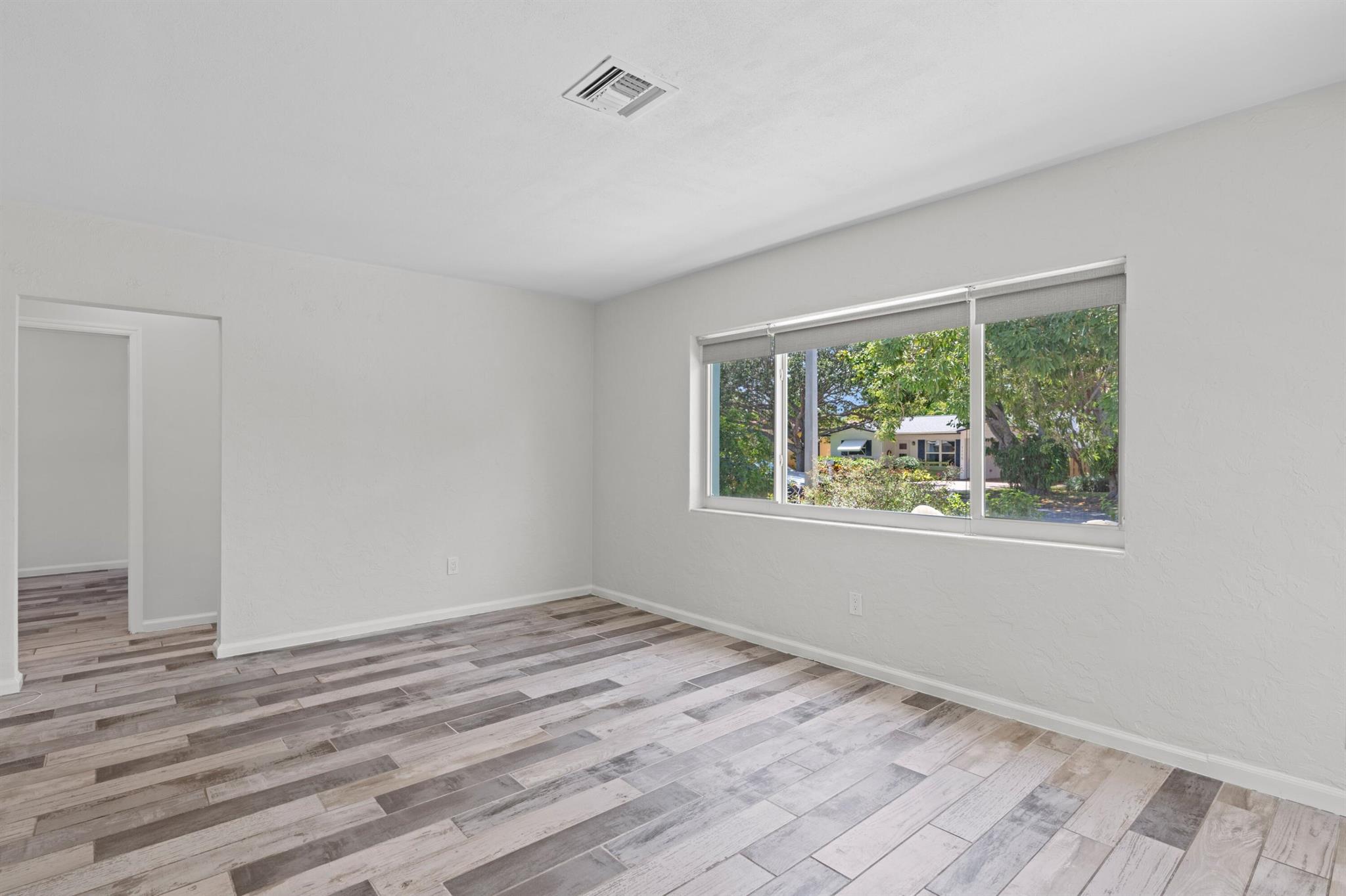 1120 N Palmway