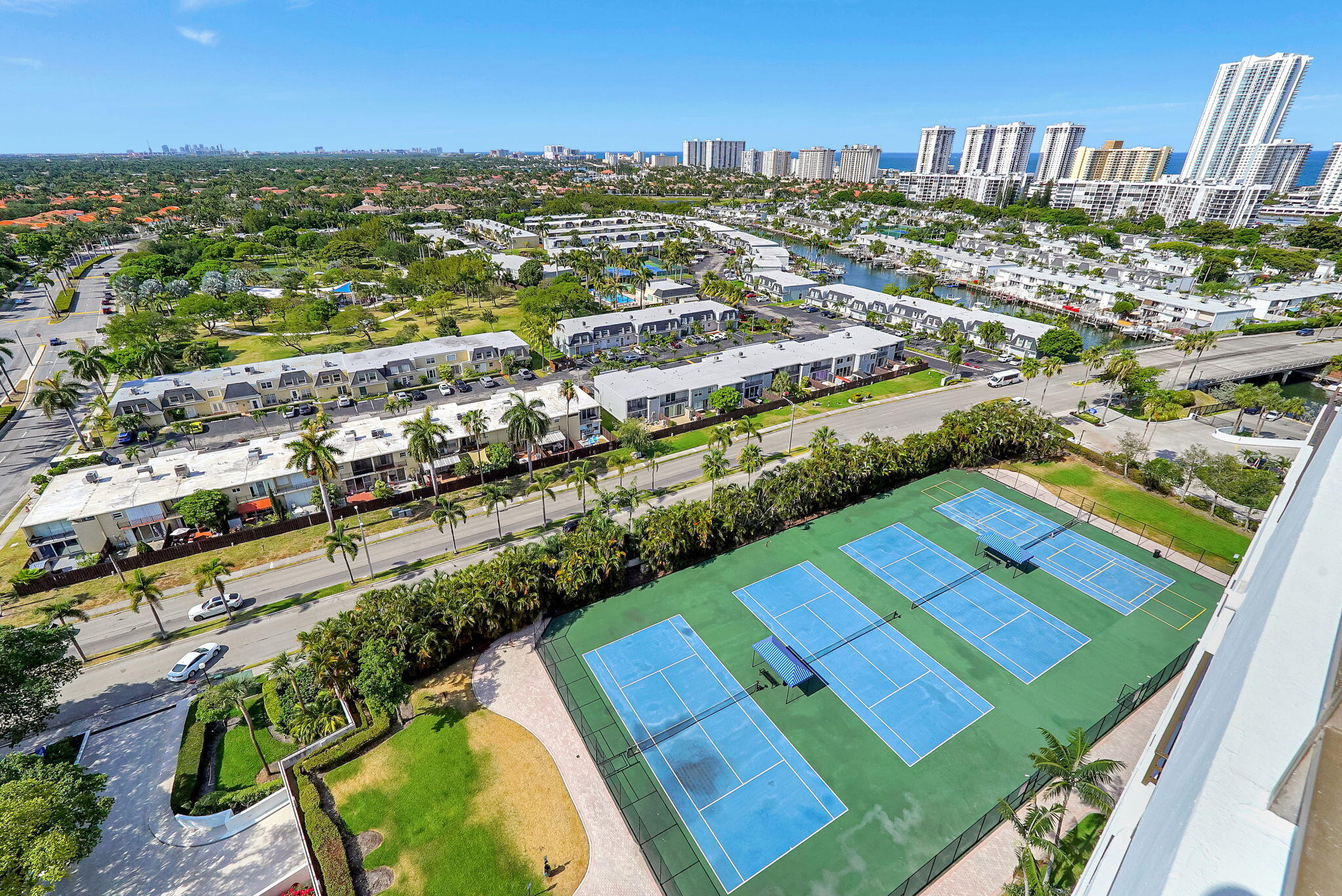 OLYMPUS CONDO PHASE - Residential