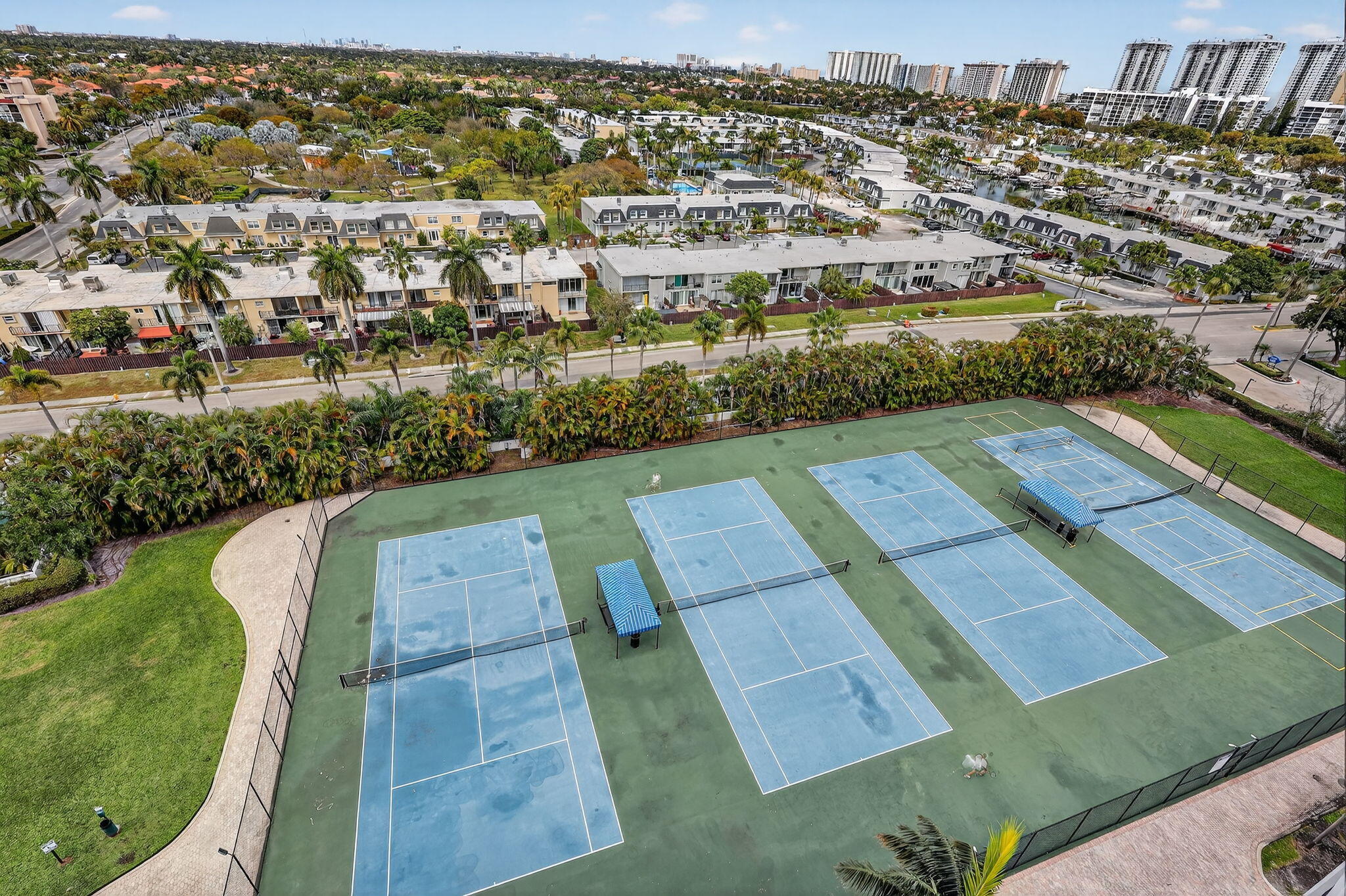 OLYMPUS CONDO PHASE - Residential