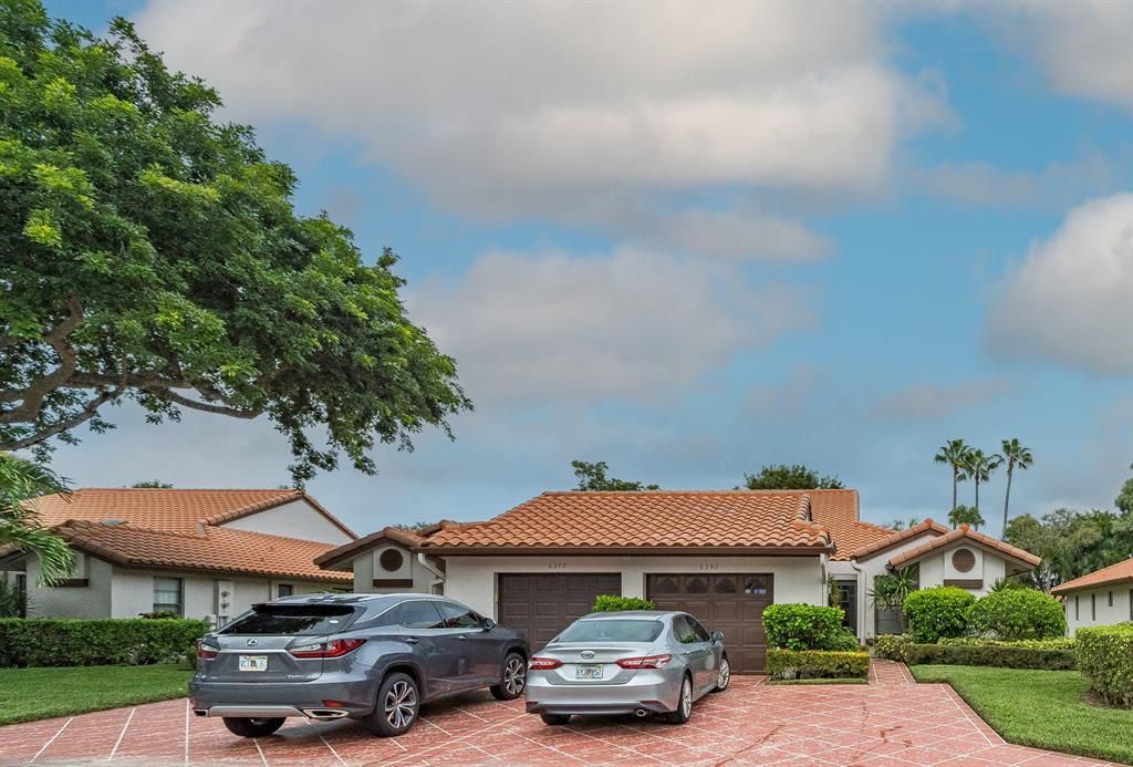 Photo of 6362 Royal Manor Circle, Delray Beach, FL 33484 (MLS # R10755299)