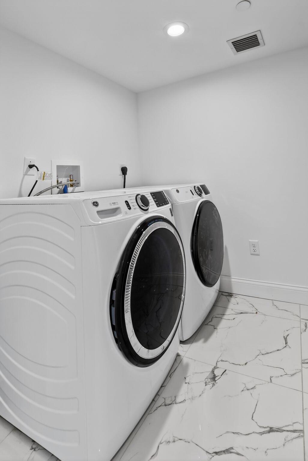 BOCA VILLA APTS - Residential Lease