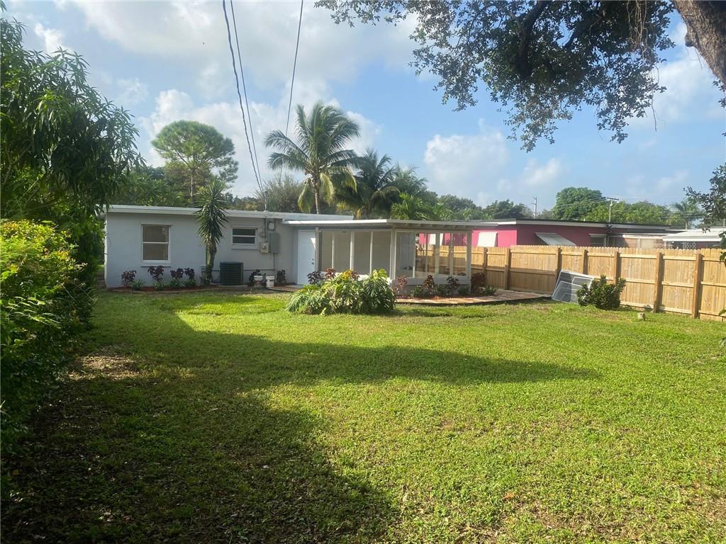 Hollywood Suburbs 4-22 B - Residential