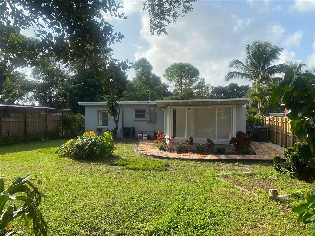 Hollywood Suburbs 4-22 B - Residential