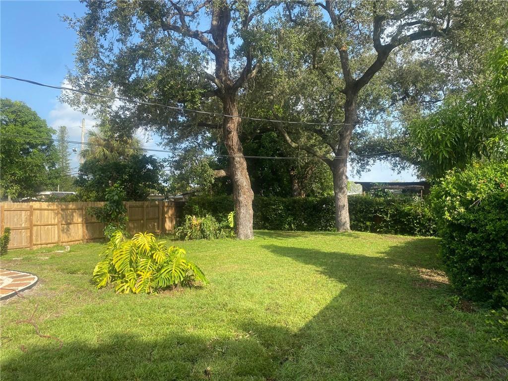 Hollywood Suburbs 4-22 B - Residential