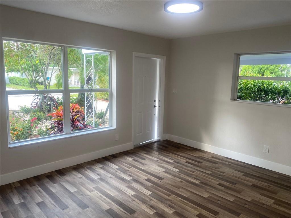 Hollywood Suburbs 4-22 B - Residential