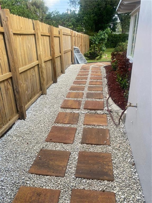 Hollywood Suburbs 4-22 B - Residential