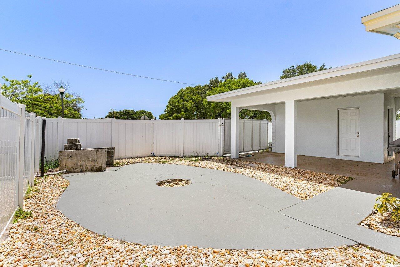 DELRAY TOWN OF - Residential Lease