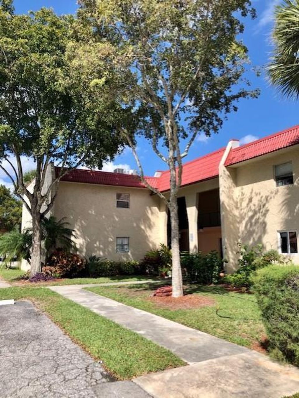 Photo of 318 Lake Dora Drive #318, West Palm Beach, FL 33411 (MLS # R10716333)