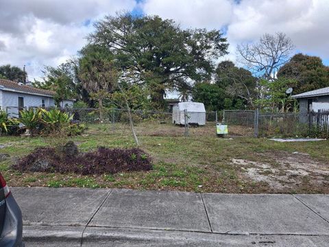 3023 NW 7th Street Fort Lauderdale FL 33311