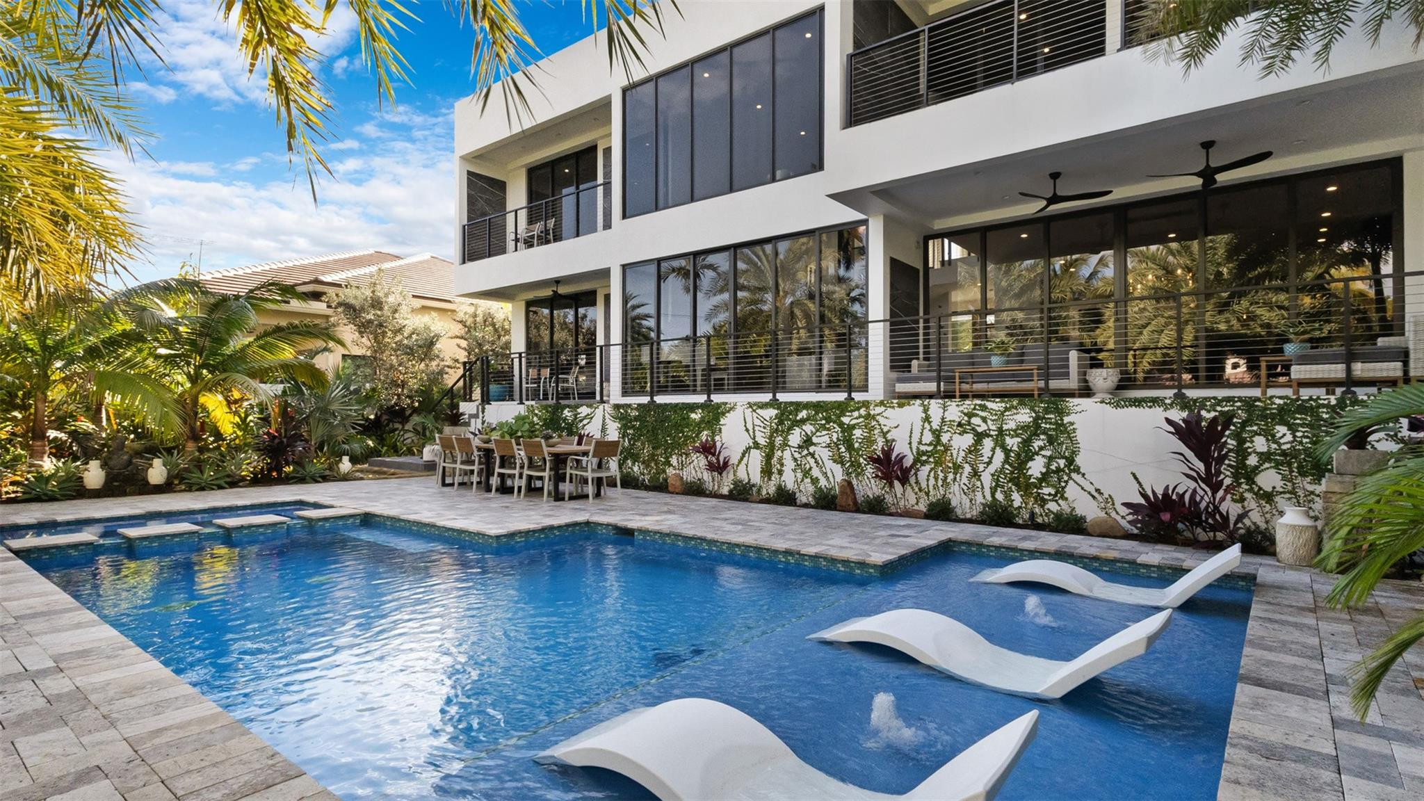 823 Ponce De Leon Drive