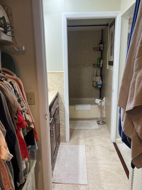 KINGS POINT CAPRI CONDOS - Residential Lease