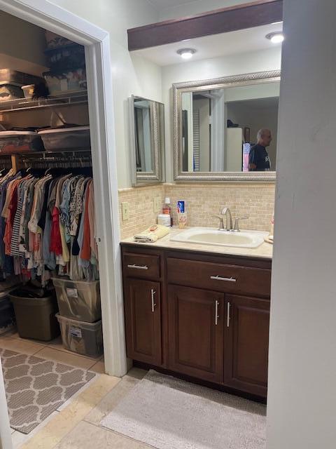 KINGS POINT CAPRI CONDOS - Residential Lease