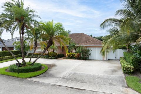 A home in Lake Clarke Shores