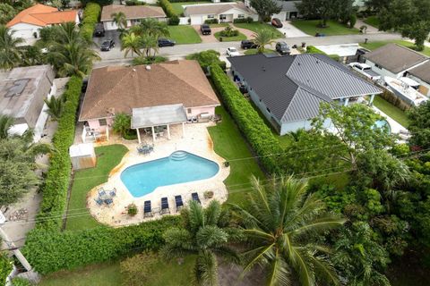 1912 Antigua Road Lake Clarke Shores FL 33406