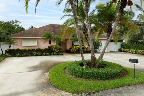 A home in Lake Clarke Shores