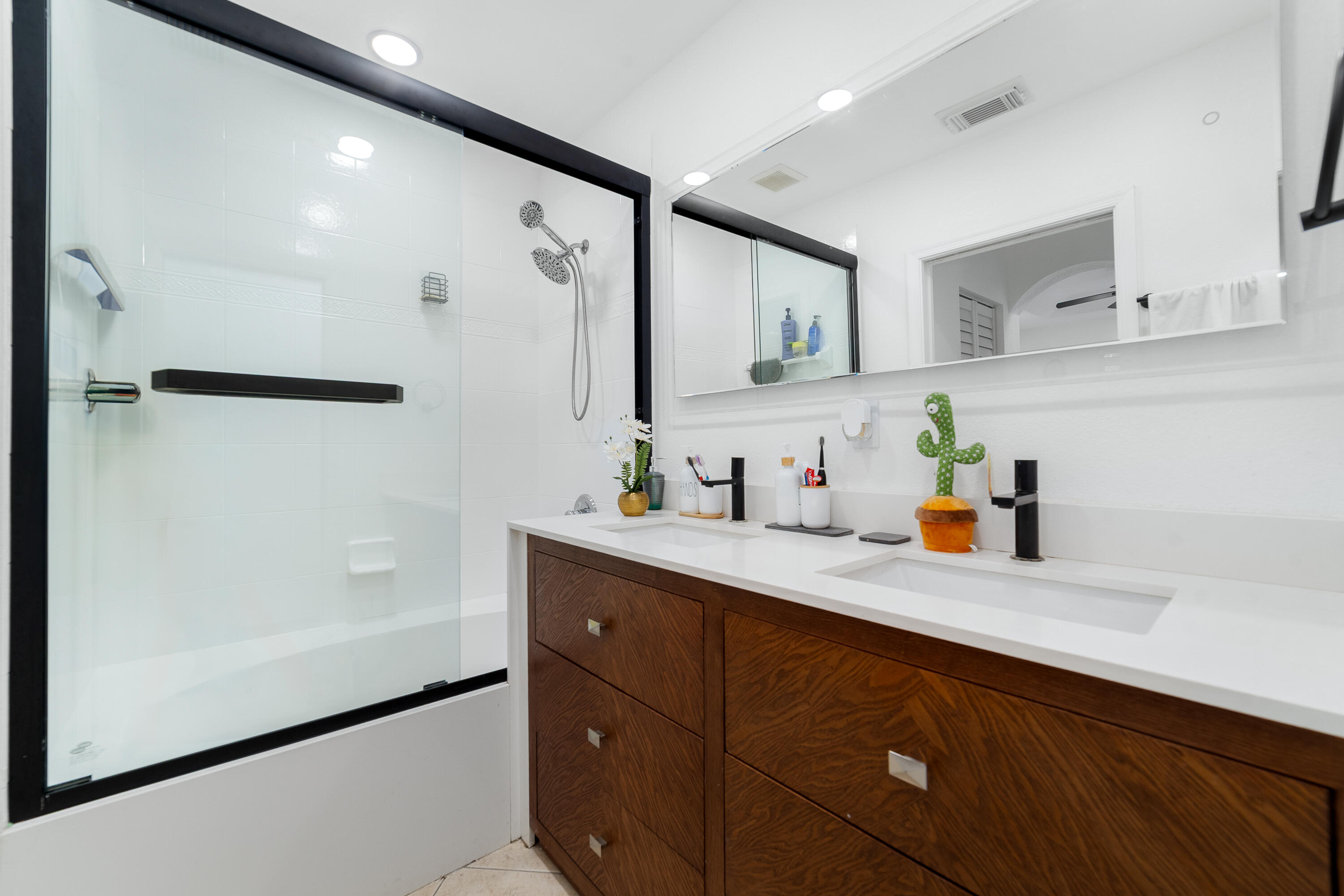 MAJORCA ISLES III CONDO - Residential