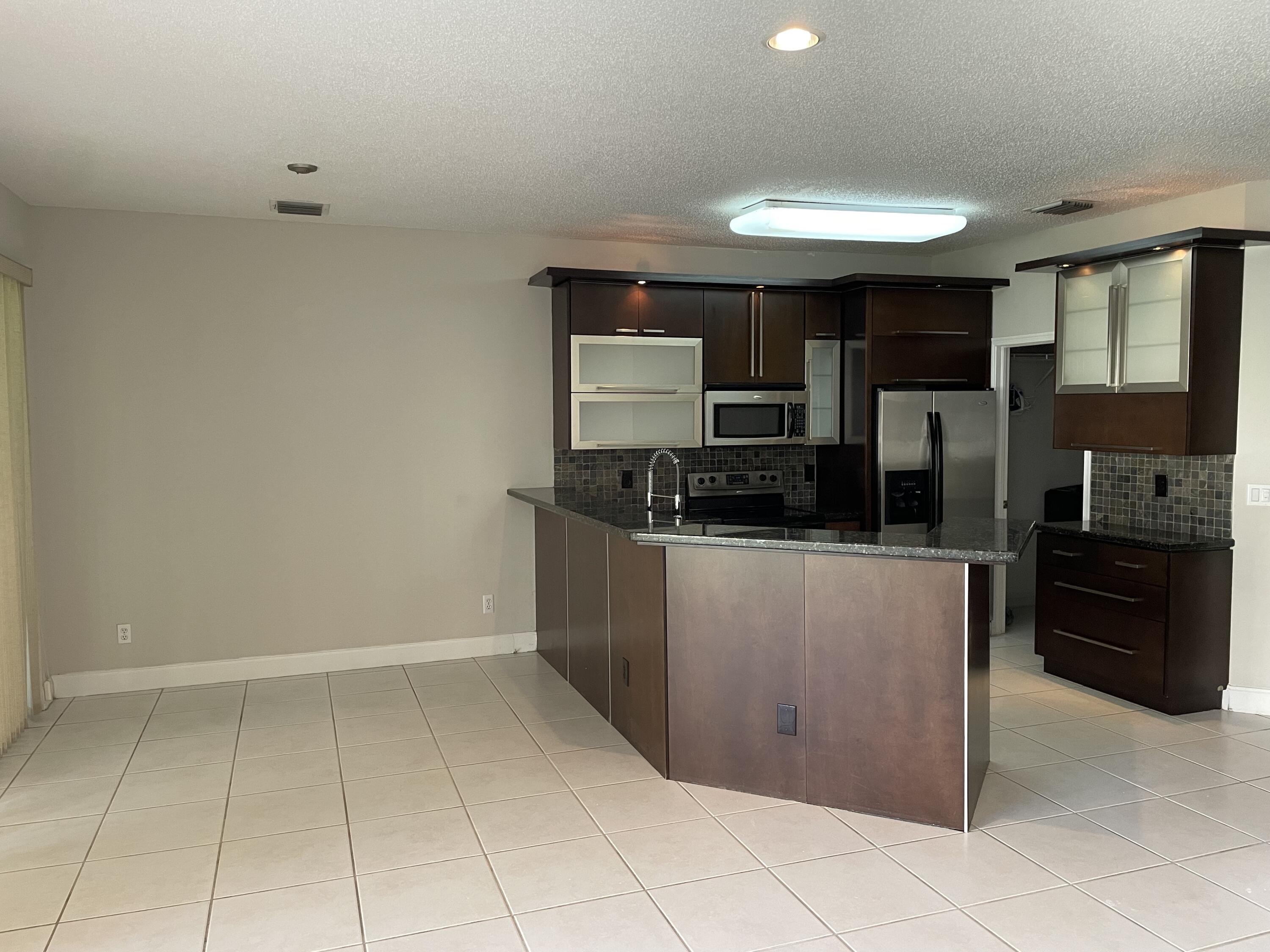 23395 Water Circle