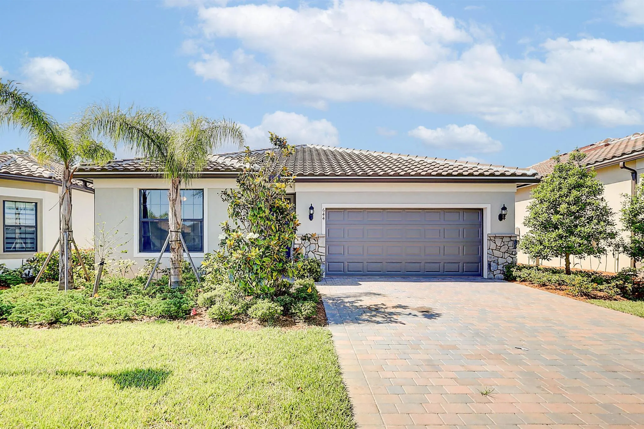 644 SE Villandry Way