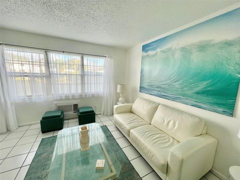 Tiny photo for 266 Oakridge P #266, Deerfield Beach, FL 33442 (MLS # B26017398)