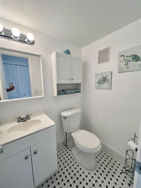 Tiny photo for 266 Oakridge P #266, Deerfield Beach, FL 33442 (MLS # B26017398)
