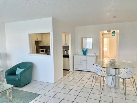 Tiny photo for 266 Oakridge P #266, Deerfield Beach, FL 33442 (MLS # B26017398)