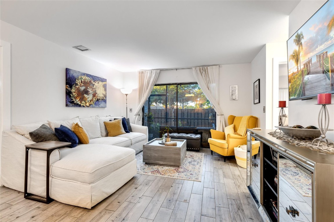 GRENADIER LAKES - Residential