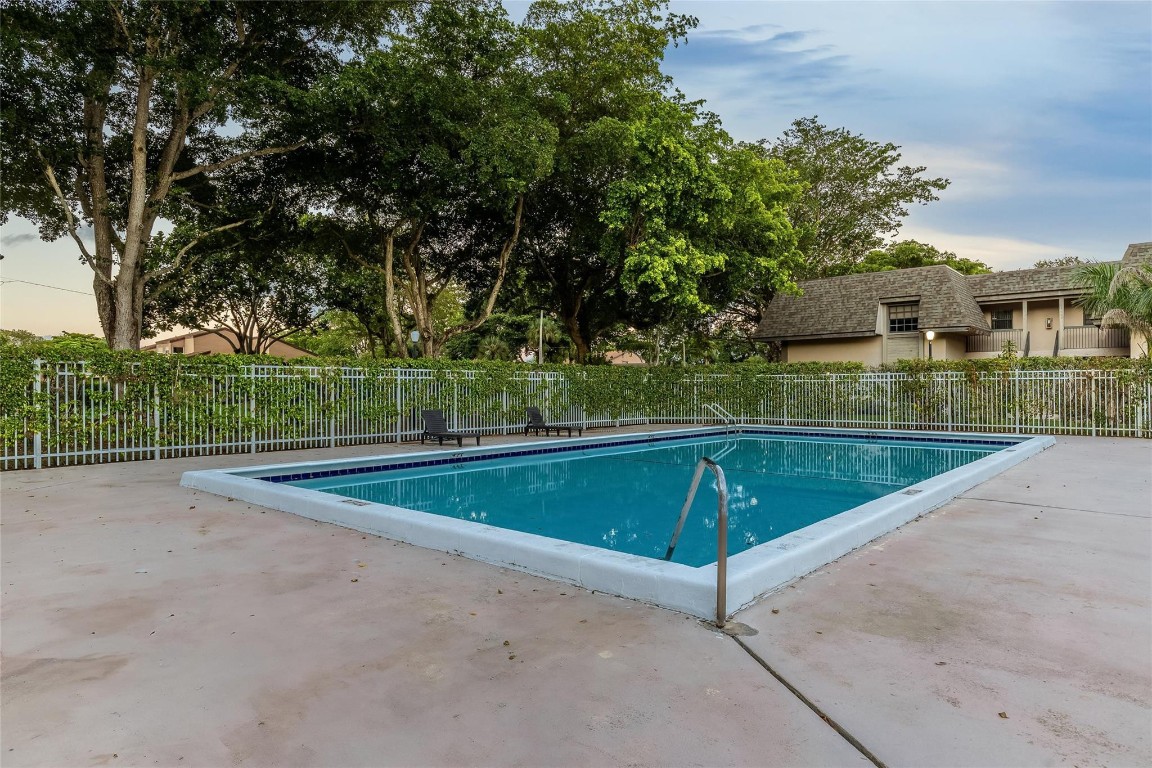 GRENADIER LAKES - Residential