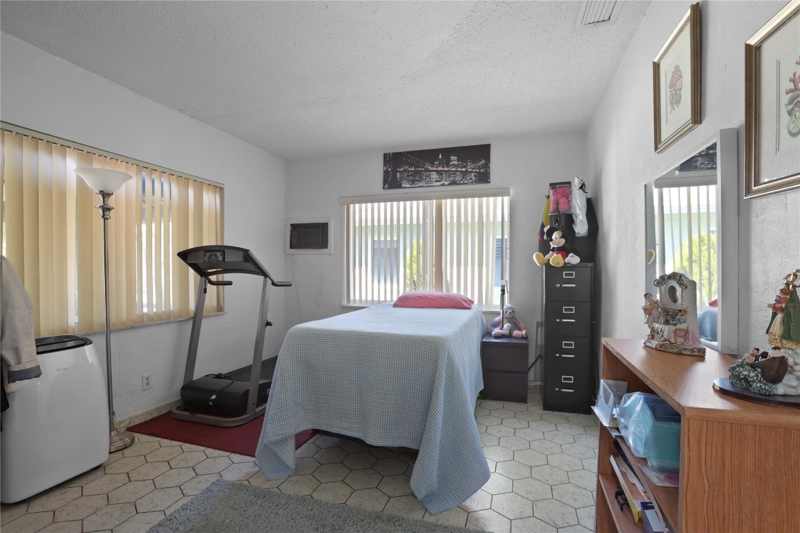 Westwood Commy 4 77-45 B - Residential