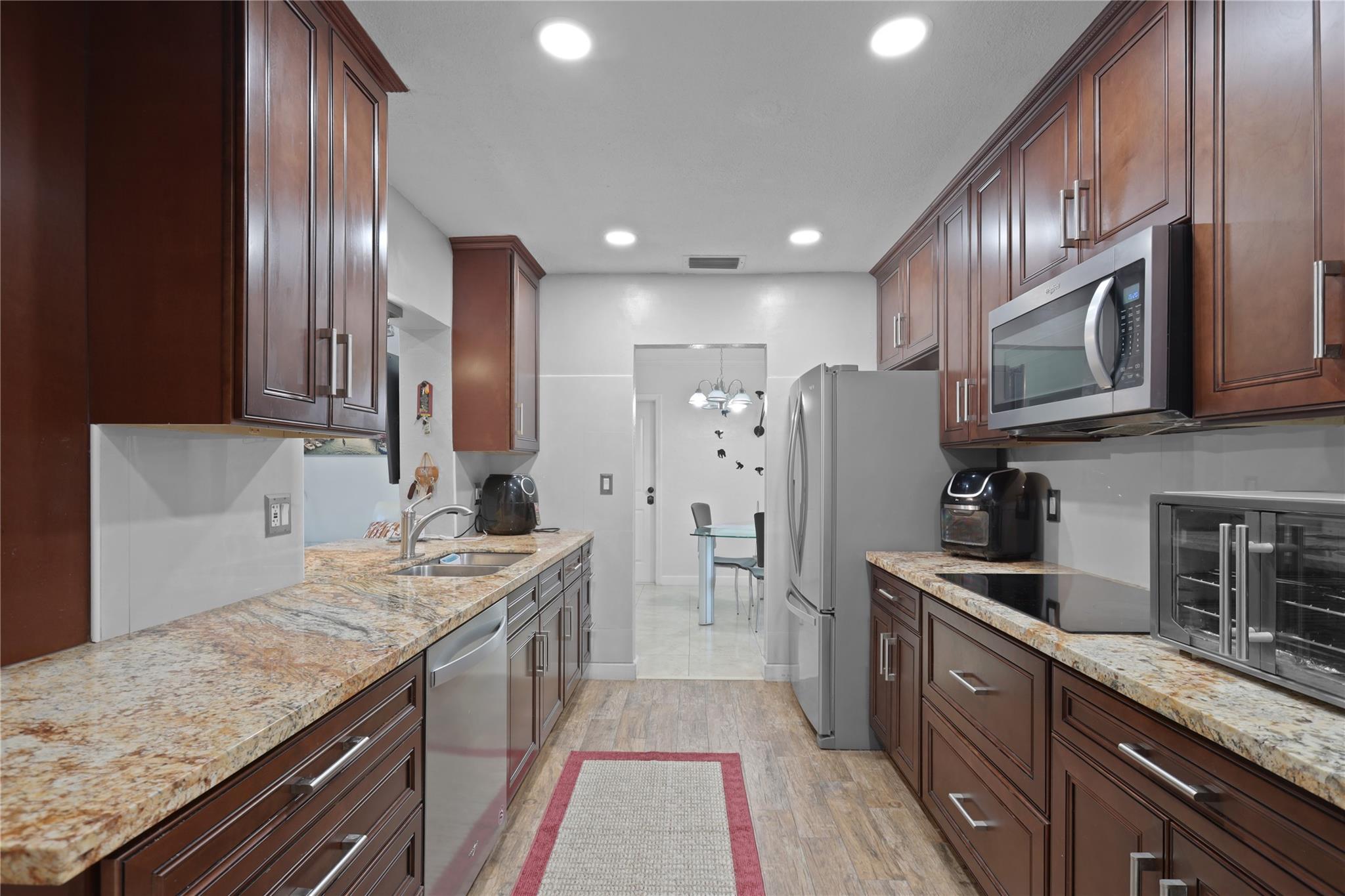 Westwood Commy 4 77-45 B - Residential