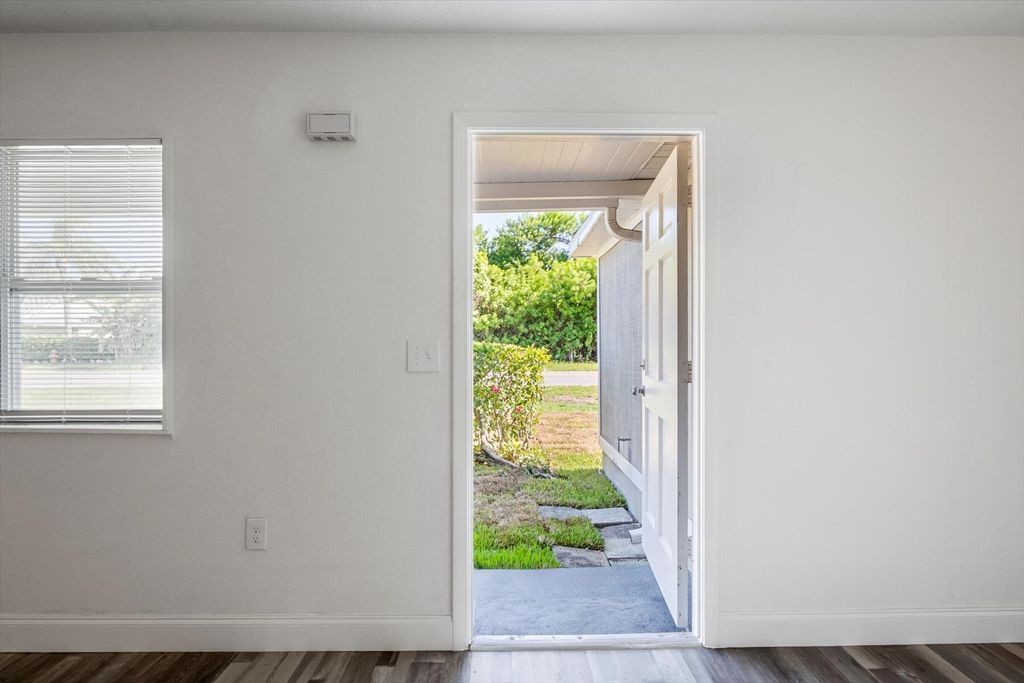 Photo of 825 2nd Street, Vero Beach, FL 32962 (MLS # R11114206)
