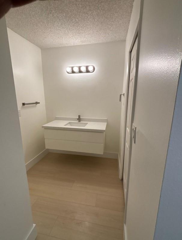235 Lakeview Dr 104