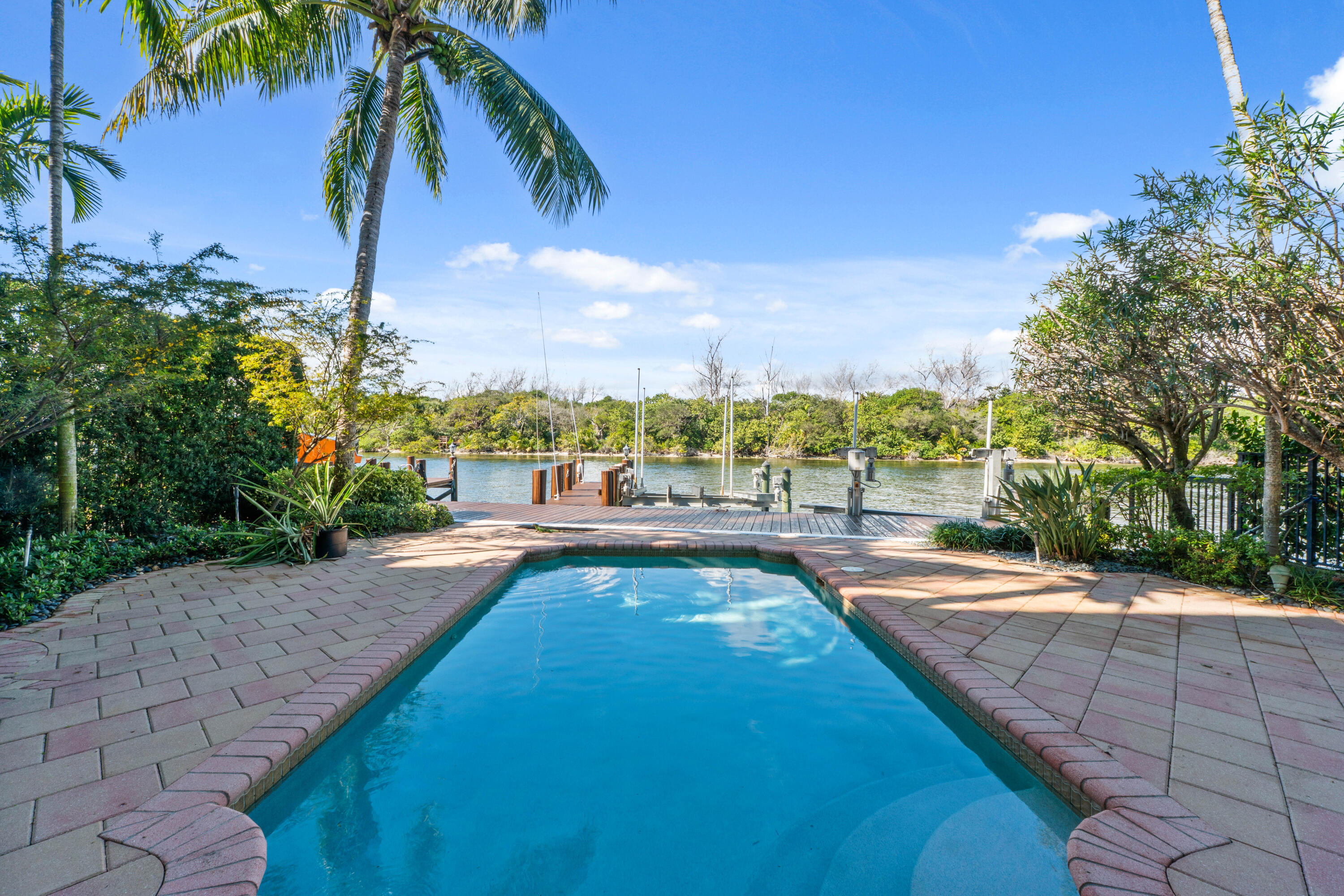 453 NE 19th Avenue D