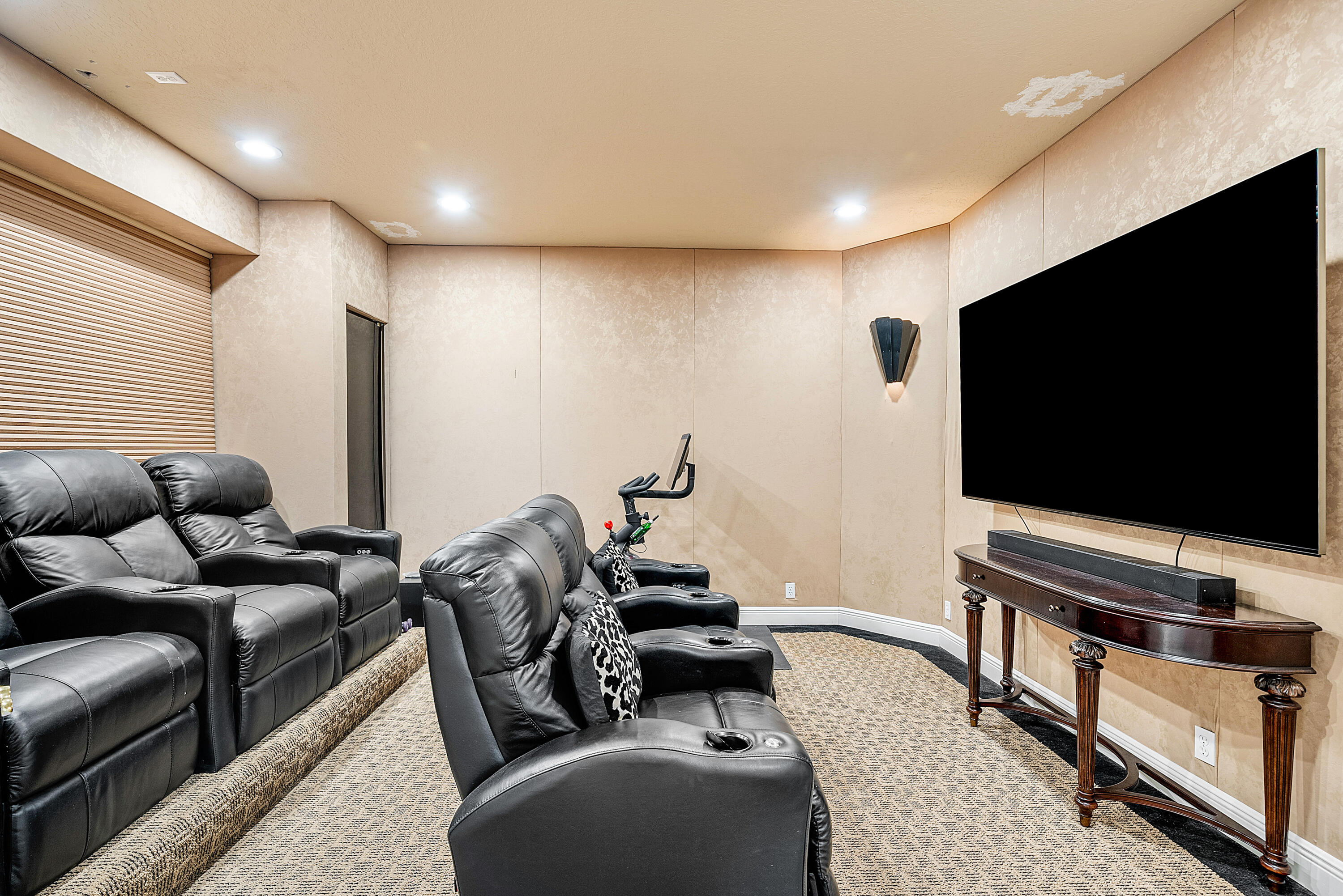 Mizner Country Club - Residential