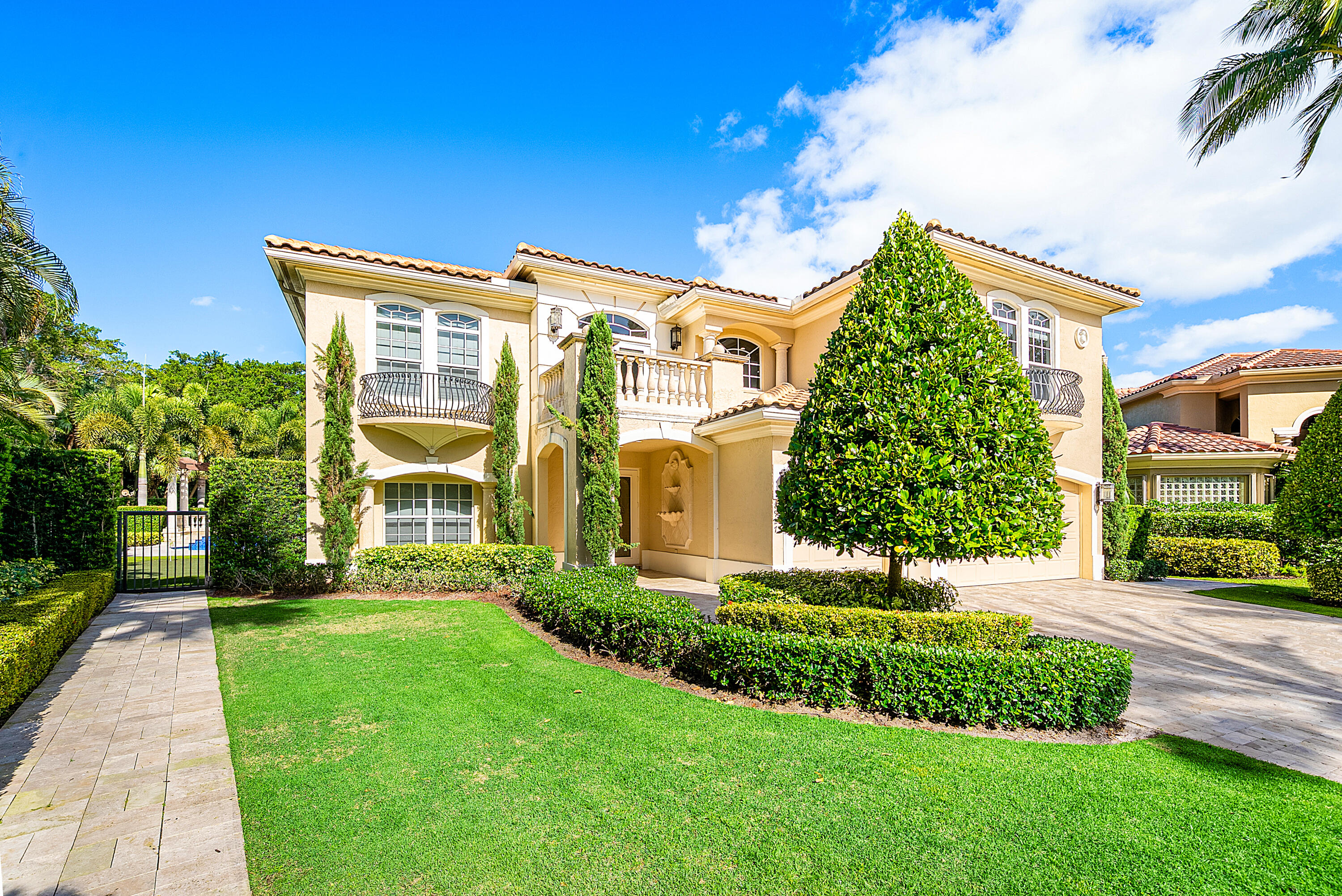 Mizner Country Club - Residential