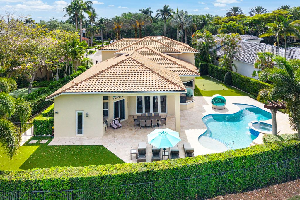 Photo of 8927 Oakland Hills Drive, Delray Beach, FL 33446 (MLS # B26017477)